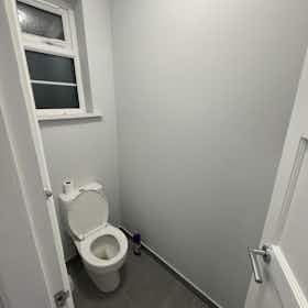 Private room for rent for £754 per month in Sidcup, Blackfen Parade
