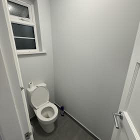 Private room for rent for €875 per month in Sidcup, Blackfen Parade