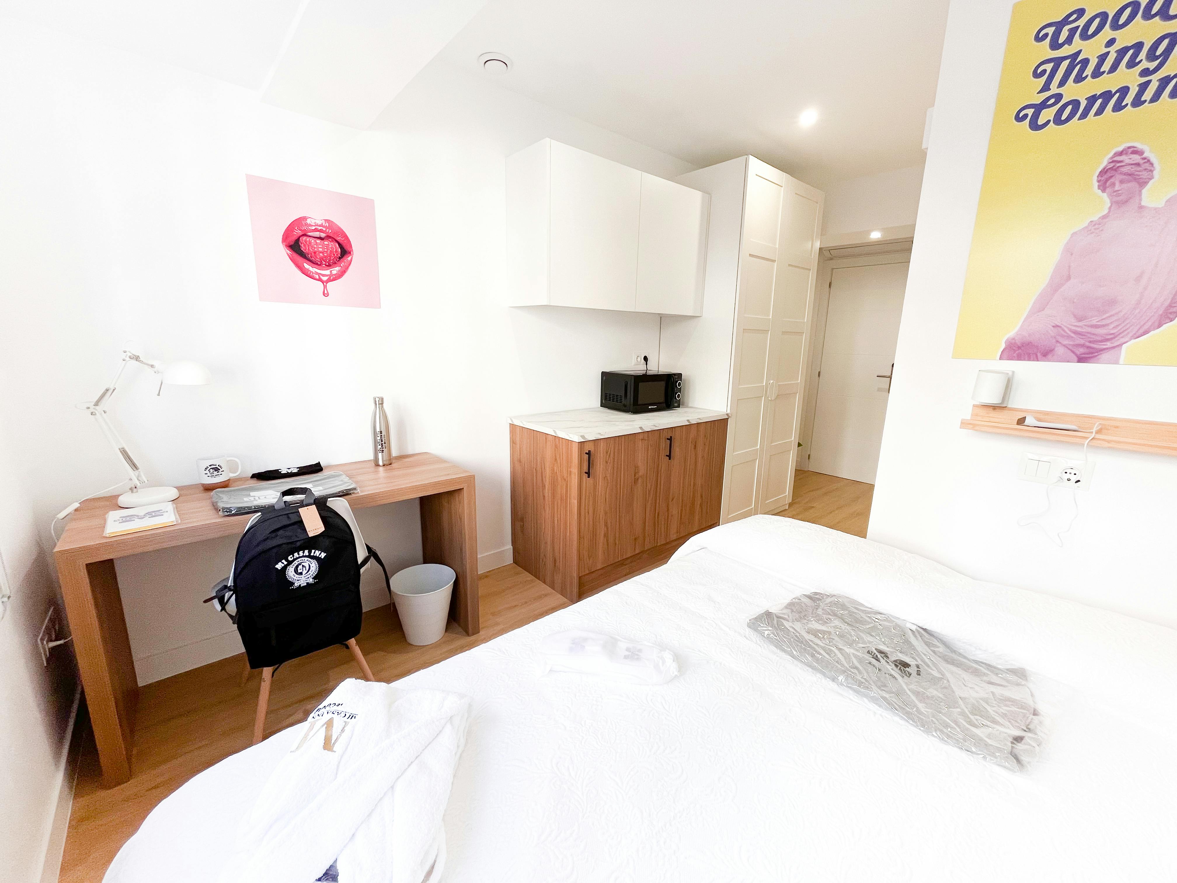 Private room for rent for €1,050 per month in Segovia, Calle Blanca de Silos