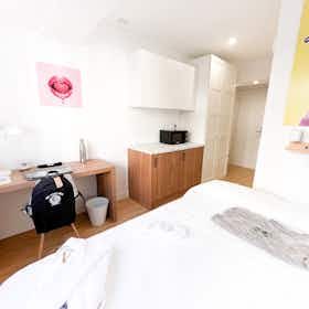 Private room for rent for €700 per month in Segovia, Calle Blanca de Silos
