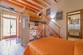 Будинок за оренду для 1 100 EUR на місяць у Palermo, Cortile Trapani all'Acquasanta
