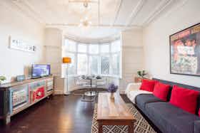 公寓 正在以 £3,500 的月租出租，其位于 London, Whipps Cross Road
