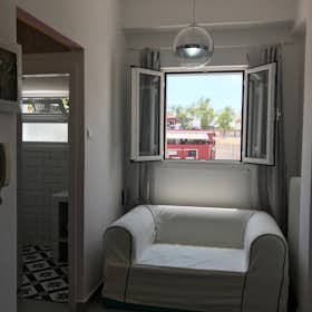 Apartamento en alquiler por 850 € al mes en Zográfos, Frygias