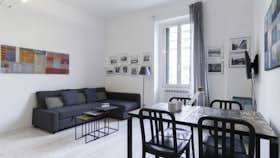 Apartment for rent for €2,118 per month in Milan, Via Angelo della Pergola