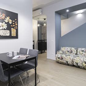 Apartment for rent for €2,600 per month in Milan, Via Niccolò Jommelli