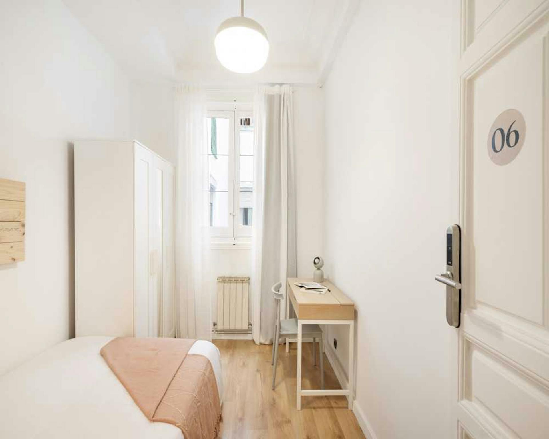 Calle de la Flor Alta, Madrid preview