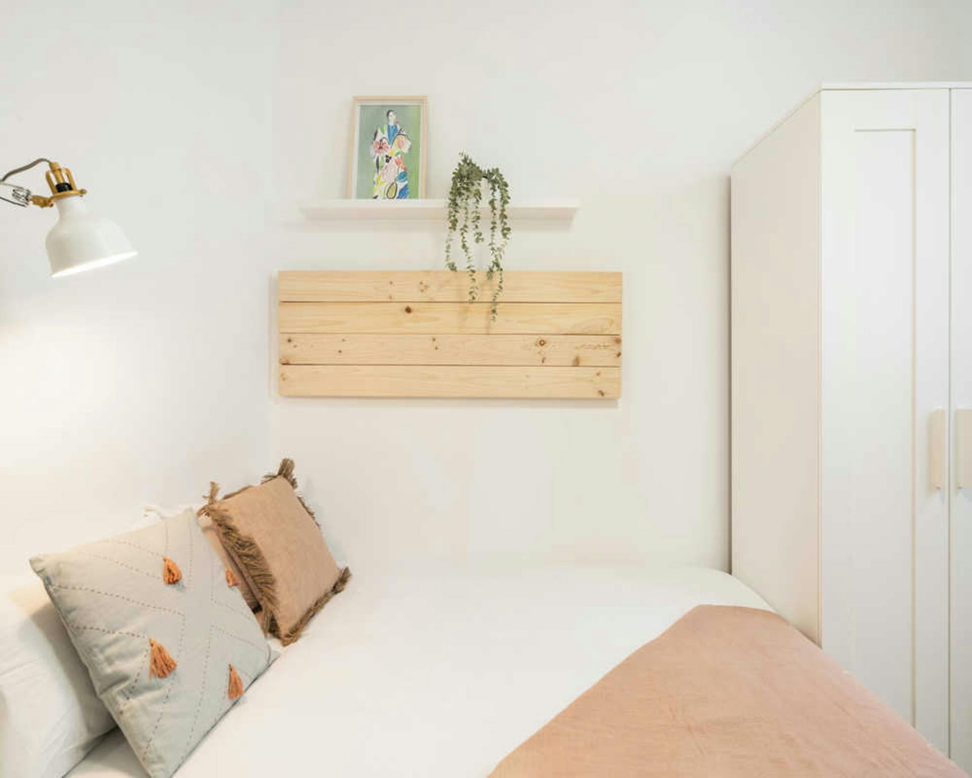 Calle de la Flor Alta, Madrid preview