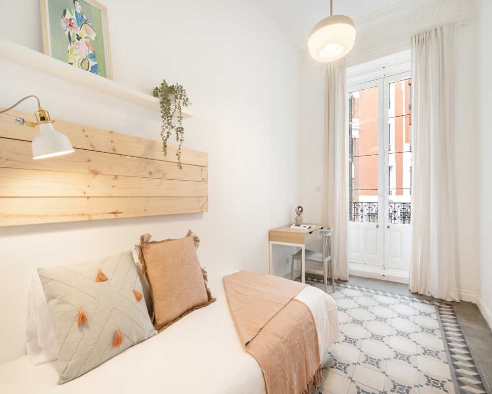 Calle de la Flor Alta, Madrid preview