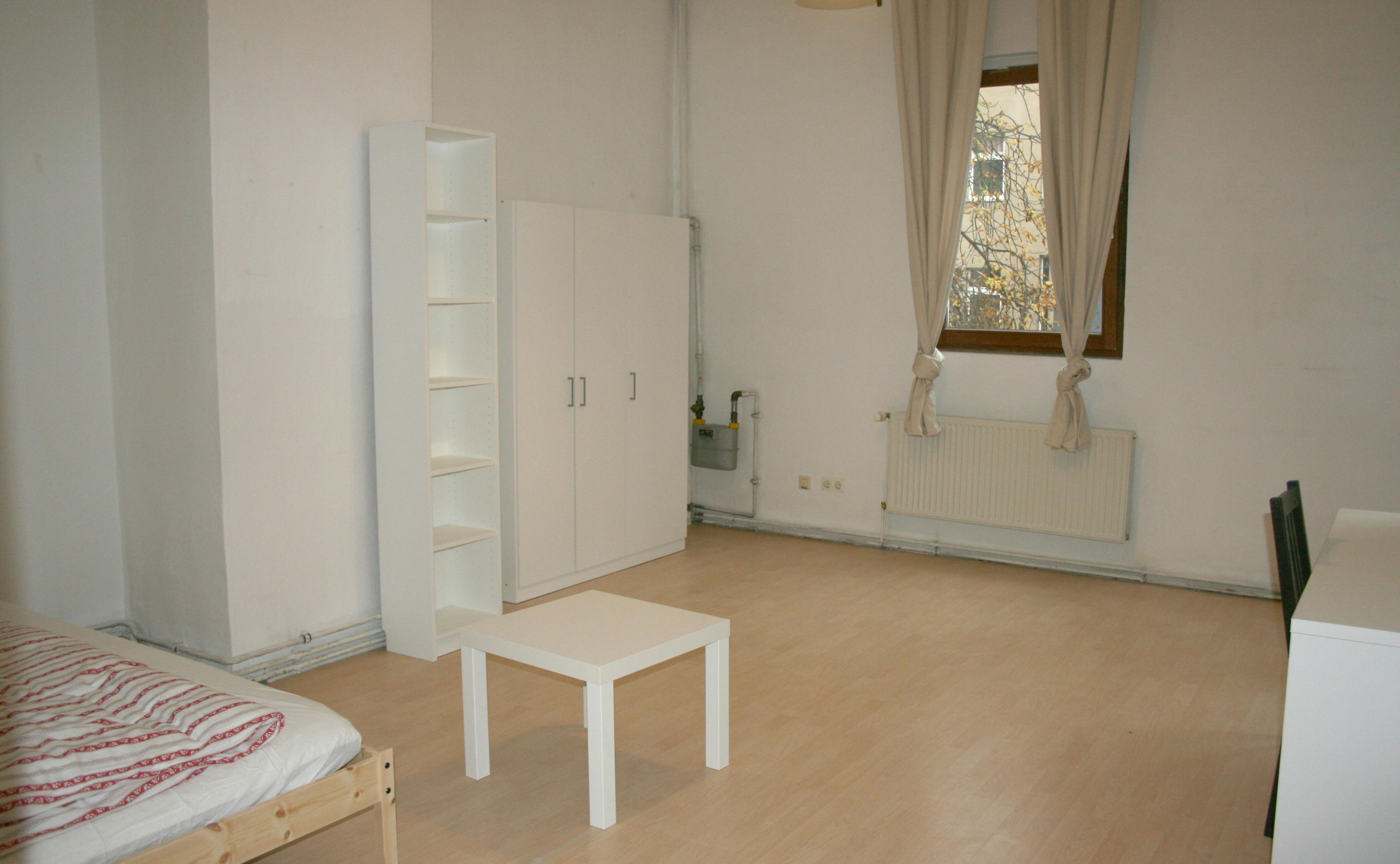 Flughafenstraße, Berlin preview