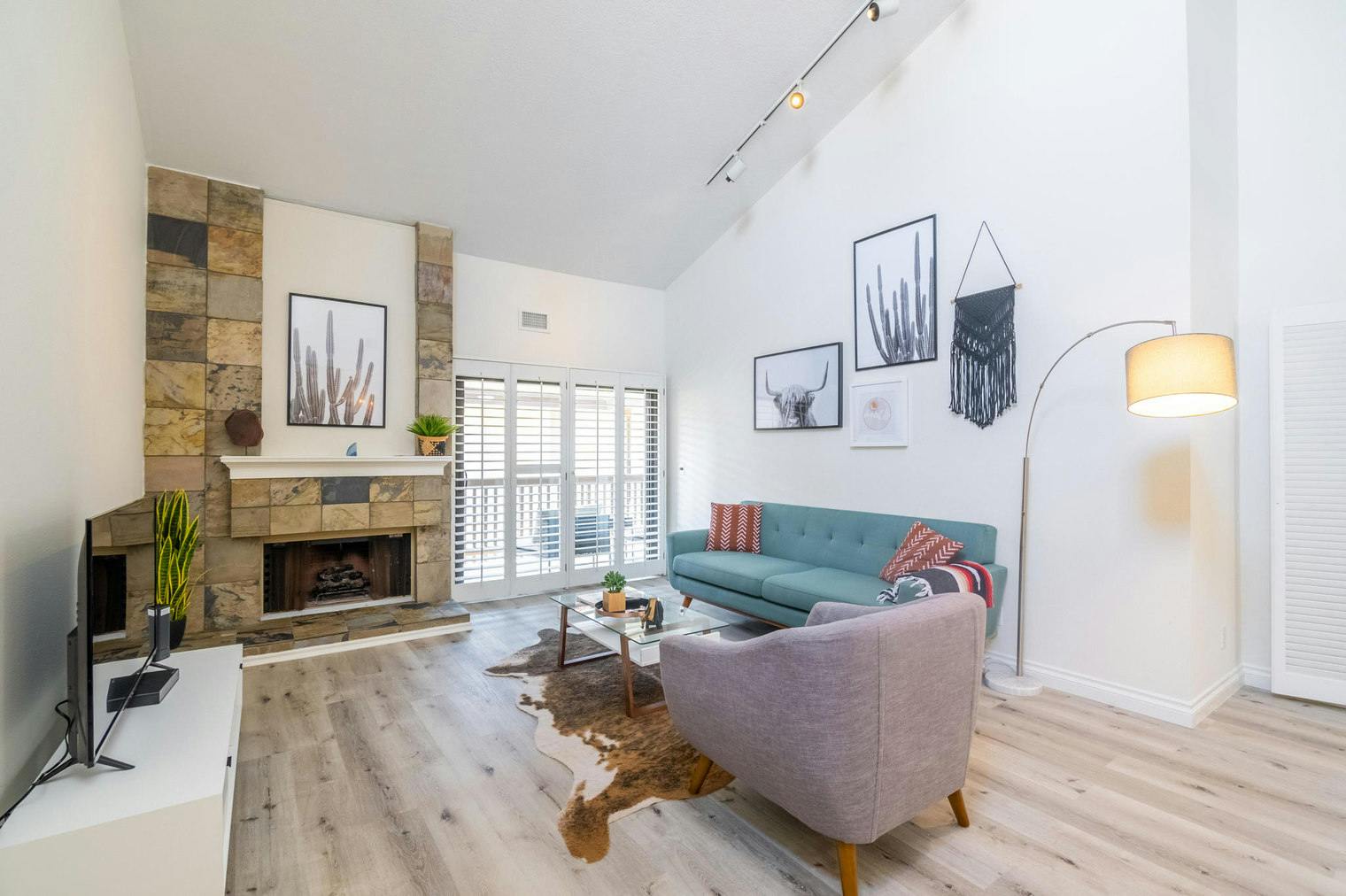 Будинок за оренду для $6,744 на місяць у Los Angeles, Falmouth Avenue