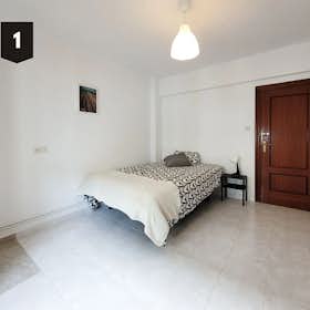 Private room for rent for €390 per month in Bilbao, Monte Jata kalea