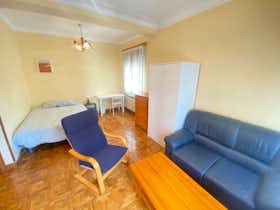 Приватна кімната за оренду для 440 EUR на місяць у Pamplona, Calle de Abejeras