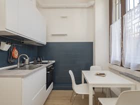 单间公寓 正在以 €1,338 的月租出租，其位于 Milan, Via Accademia