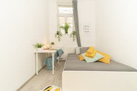 Отдельная комната сдается в аренду за 135 638 HUF в месяц в Budapest, Batthyány utca