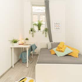 私人房间 正在以 HUF 136,133 的月租出租，其位于 Budapest, Batthyány utca