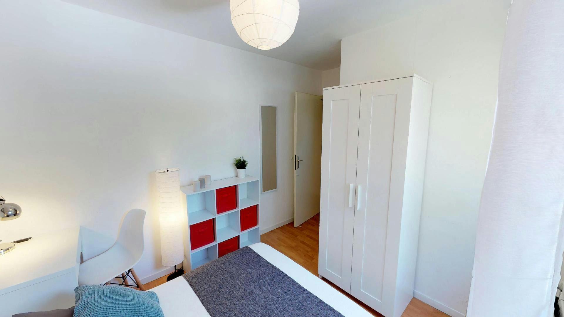 Private room for rent on Rue François Gillet, Lyon