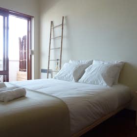 Private room for rent for €700 per month in Lisbon, Rua Marquês de Fronteira