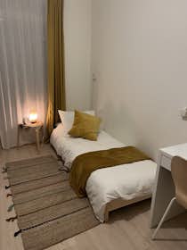 私人房间 正在以 €950 的月租出租，其位于 Amsterdam, Notweg