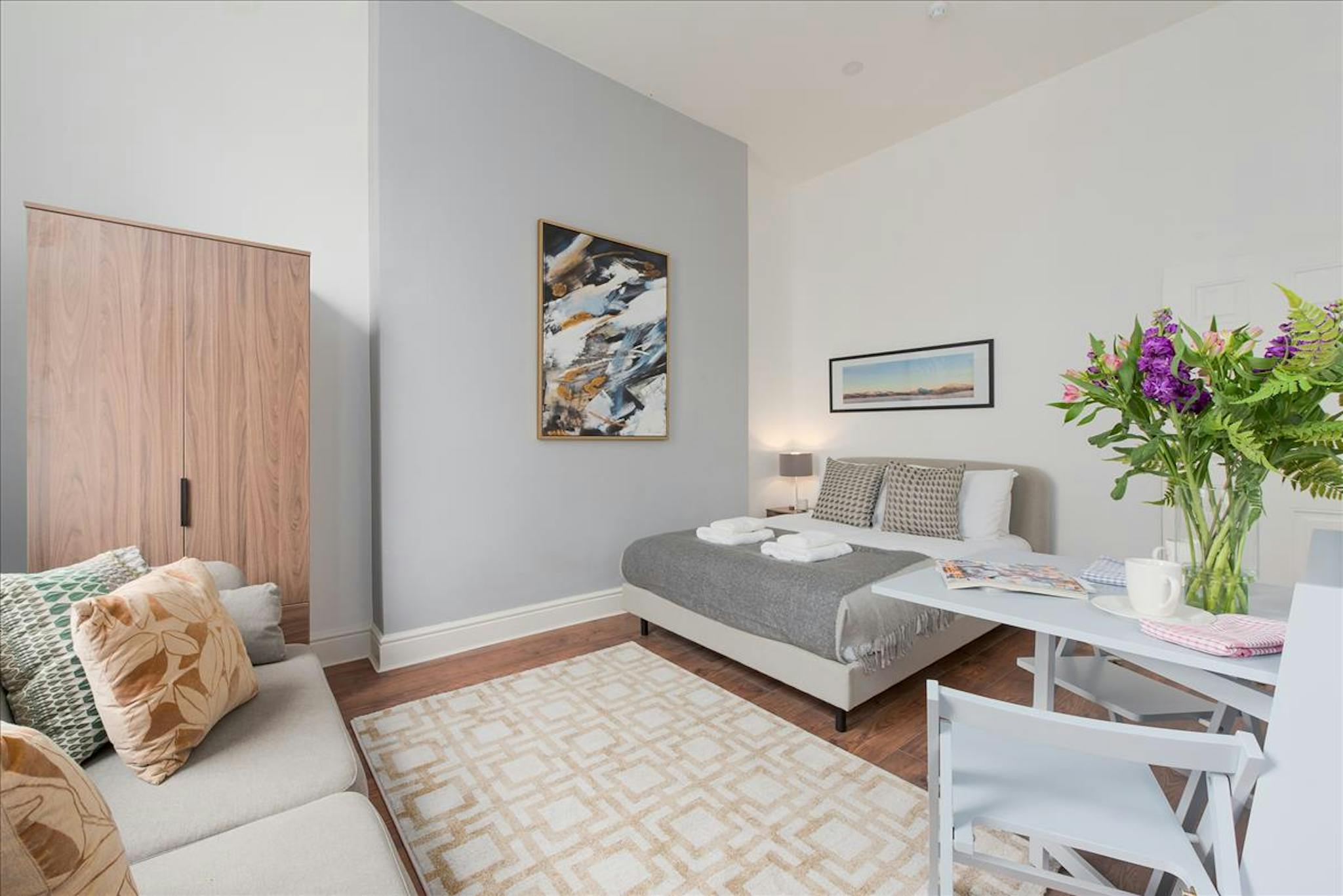 Warwick Road, London preview