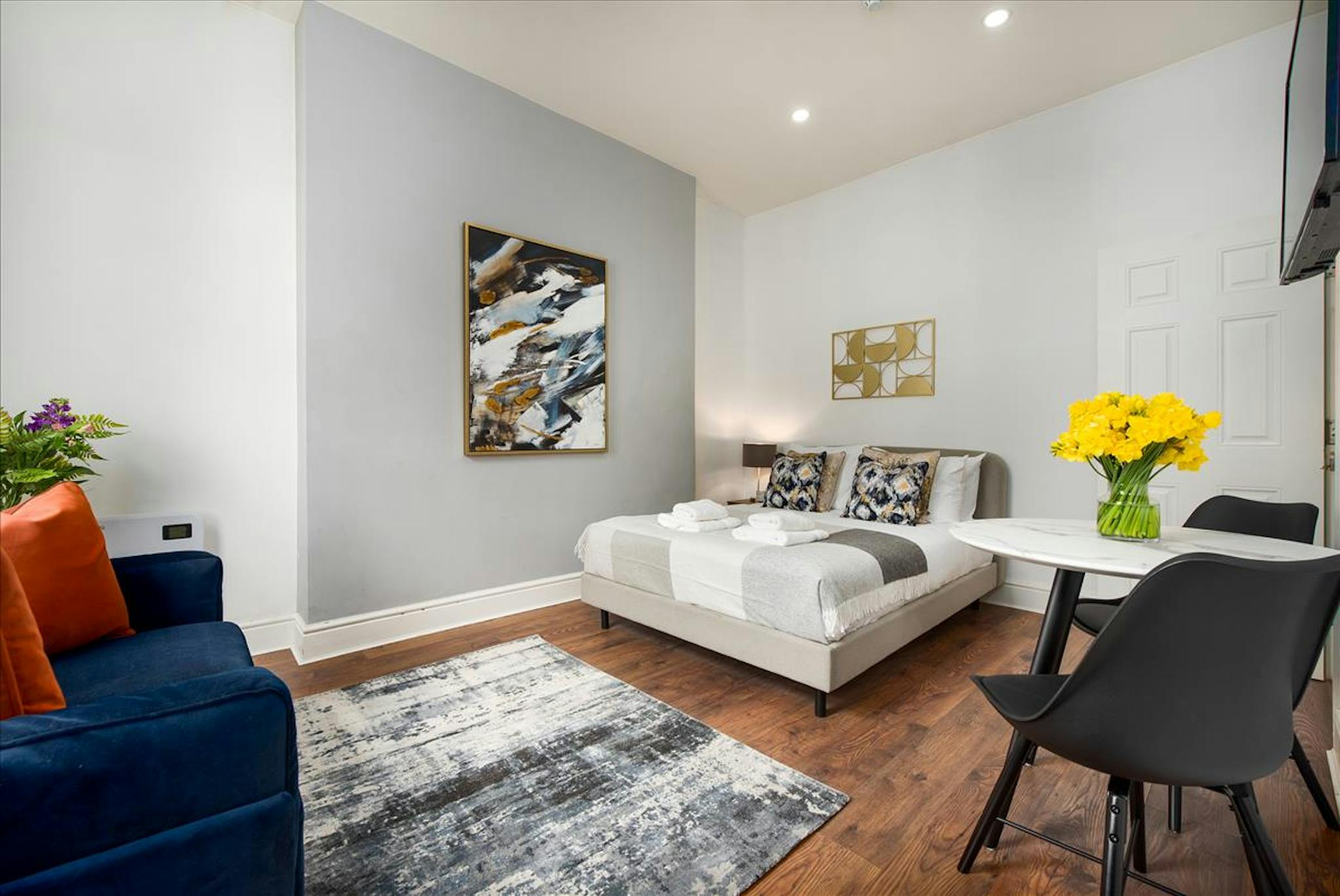 Warwick Road, London preview