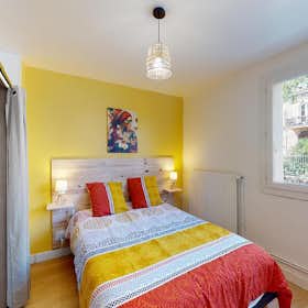 Private room for rent for €395 per month in Pau, Rue Manescau