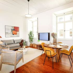 Apartment for rent for €3,800 per month in Lisbon, Rua dos Fanqueiros