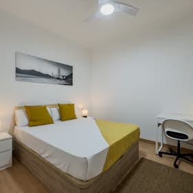 Private room for rent for €595 per month in L'Hospitalet de Llobregat, Carrer d'Occident