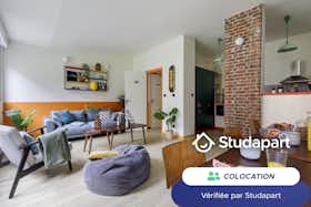Private room for rent for €660 per month in Lille, Rue Mexico