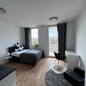 Appartement à louer pour 1 007 €/mois à Berlin, Crailsheimer Straße