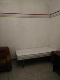 Privé kamer te huur voor € 240 per maand in Pisa, Via Silvio Luschi