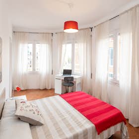 Private room for rent for €740 per month in Barcelona, Avinguda Meridiana