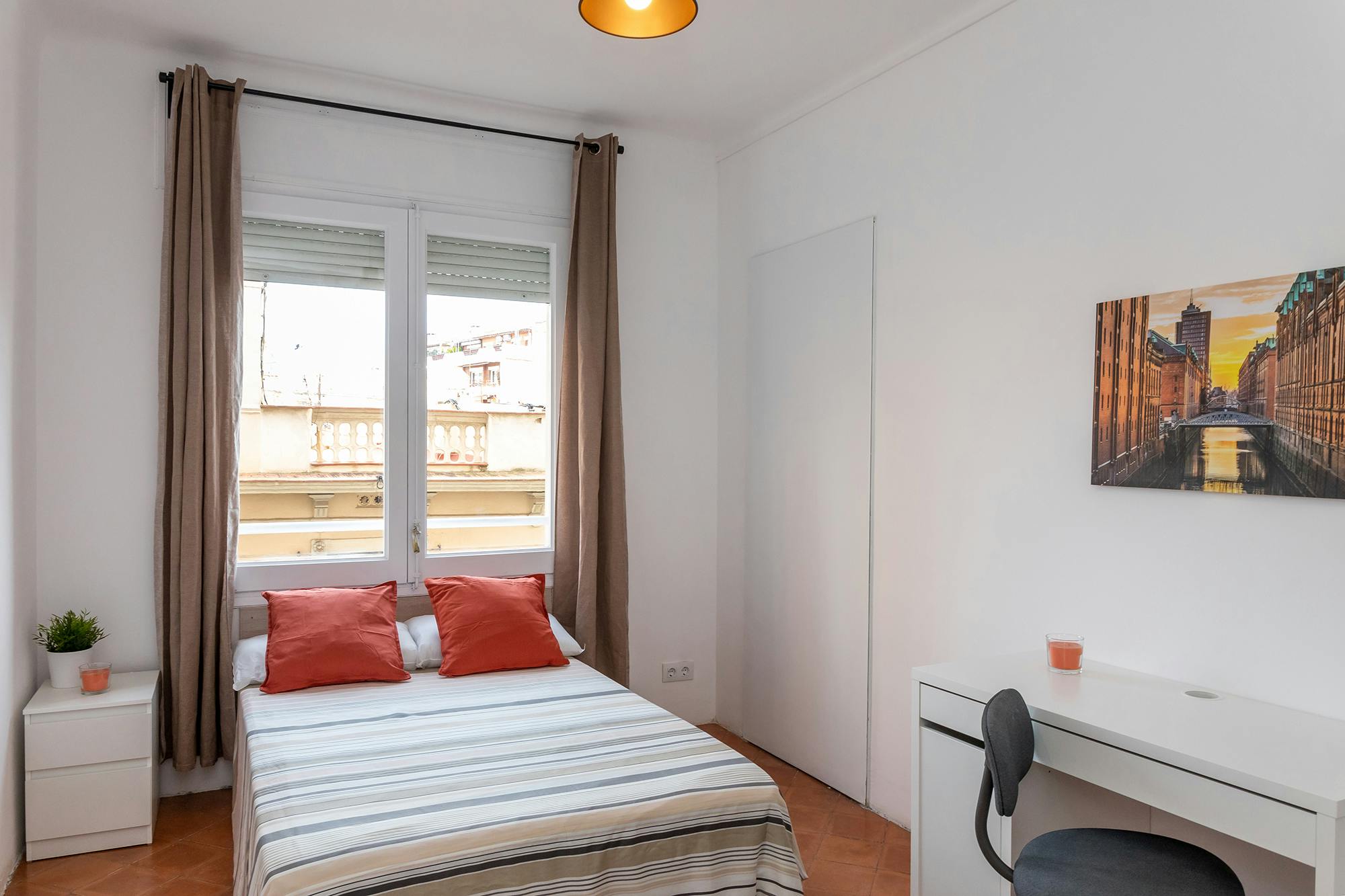 Private room for rent for €575 per month in Barcelona, Avinguda Meridiana