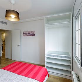 Private room for rent for €720 per month in Barcelona, Carrer de la Marina