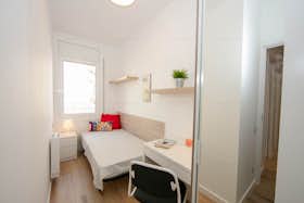 Private room for rent for €460 per month in L'Hospitalet de Llobregat, Carrer d'Orient