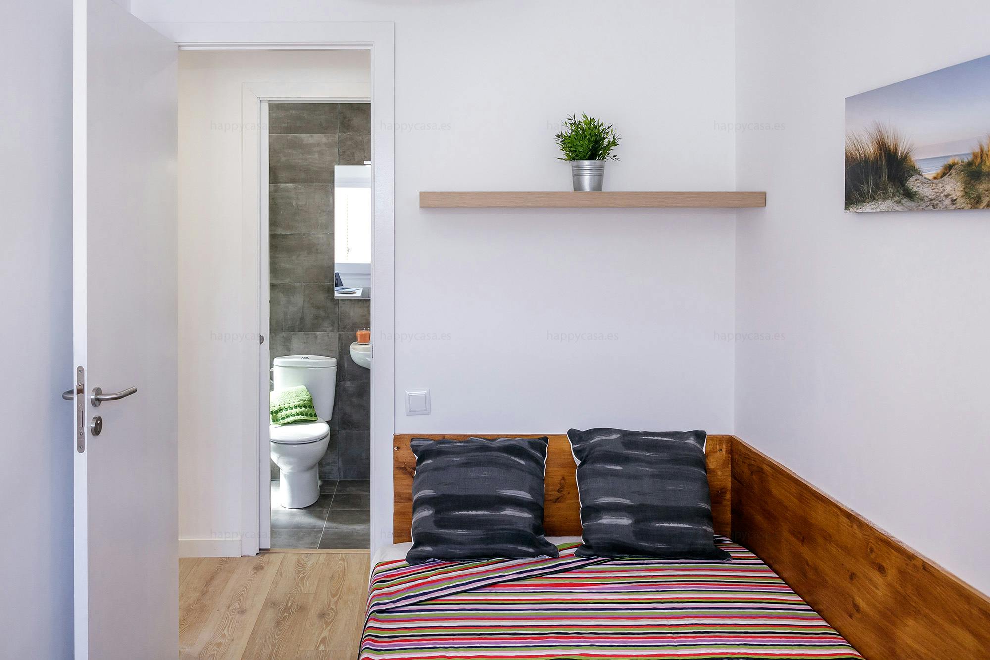 Private room for rent for €640 per month in L'Hospitalet de Llobregat, Carrer d'Occident