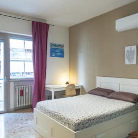 Stanza privata for rent for 595 € per month in Rome, Via Tuscolana