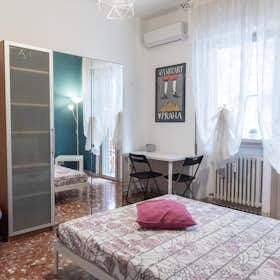 Private room for rent for €595 per month in Rome, Via Tuscolana