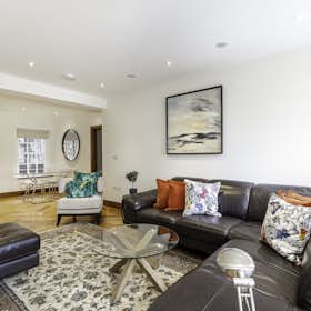Apartment for rent for £6,718 per month in London, Fulham Road