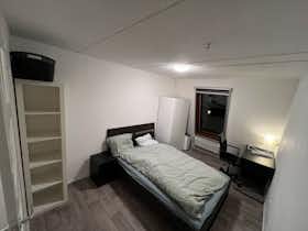 Отдельная комната сдается в аренду за 800 € в месяц в Almere Stad, Keiwierde