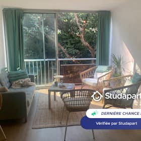 Wohnung for rent for 940 € per month in Toulon, Chemin de la Calade