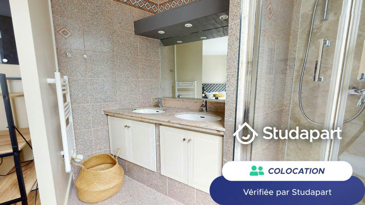 Private room for rent on Rue Jeanne d'Arc, Lille - Vue 3