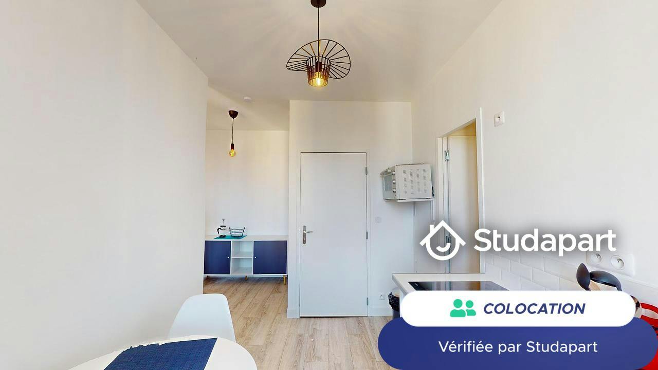 Private room for rent on Rue Eugène Pottier, Marseille - Vue 3