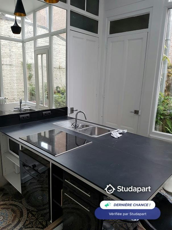 Private room for rent on Rue d'Artois, Lille - Vue 4