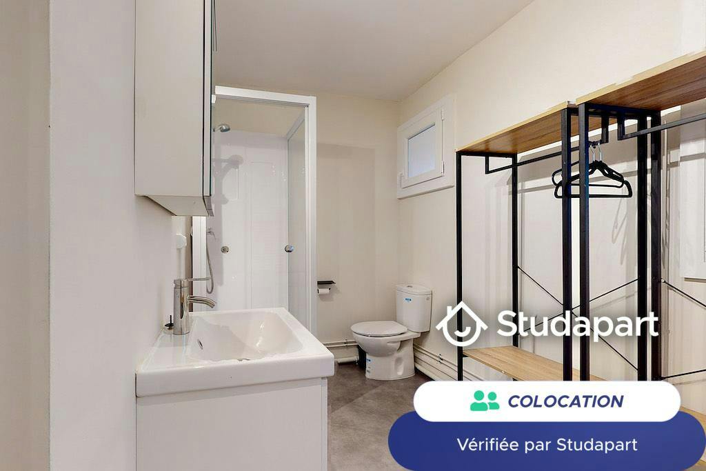 Private room for rent on Rue Solférino, Lille - Vue 4