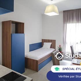 Отдельная комната сдается в аренду за 463 € в месяц в Orléans, Rue du Faubourg Saint-Jean