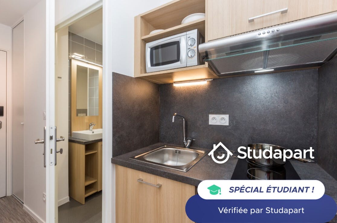 Private room for rent on Rue André Colomban, Dijon