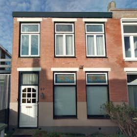 Haus for rent for 1.450 € per month in Leeuwarden, Schalk Burgerstraat