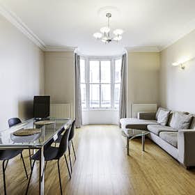 Apartment for rent for £3,639 per month in London, Gloucester Terrace