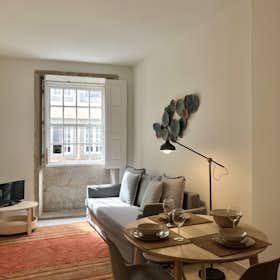 Apartment for rent for €1,200 per month in Porto, Rua de Cedofeita