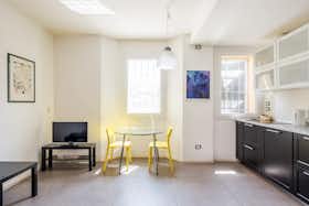 Studio for rent for €1,350 per month in Bologna, Via dell'Aeroporto